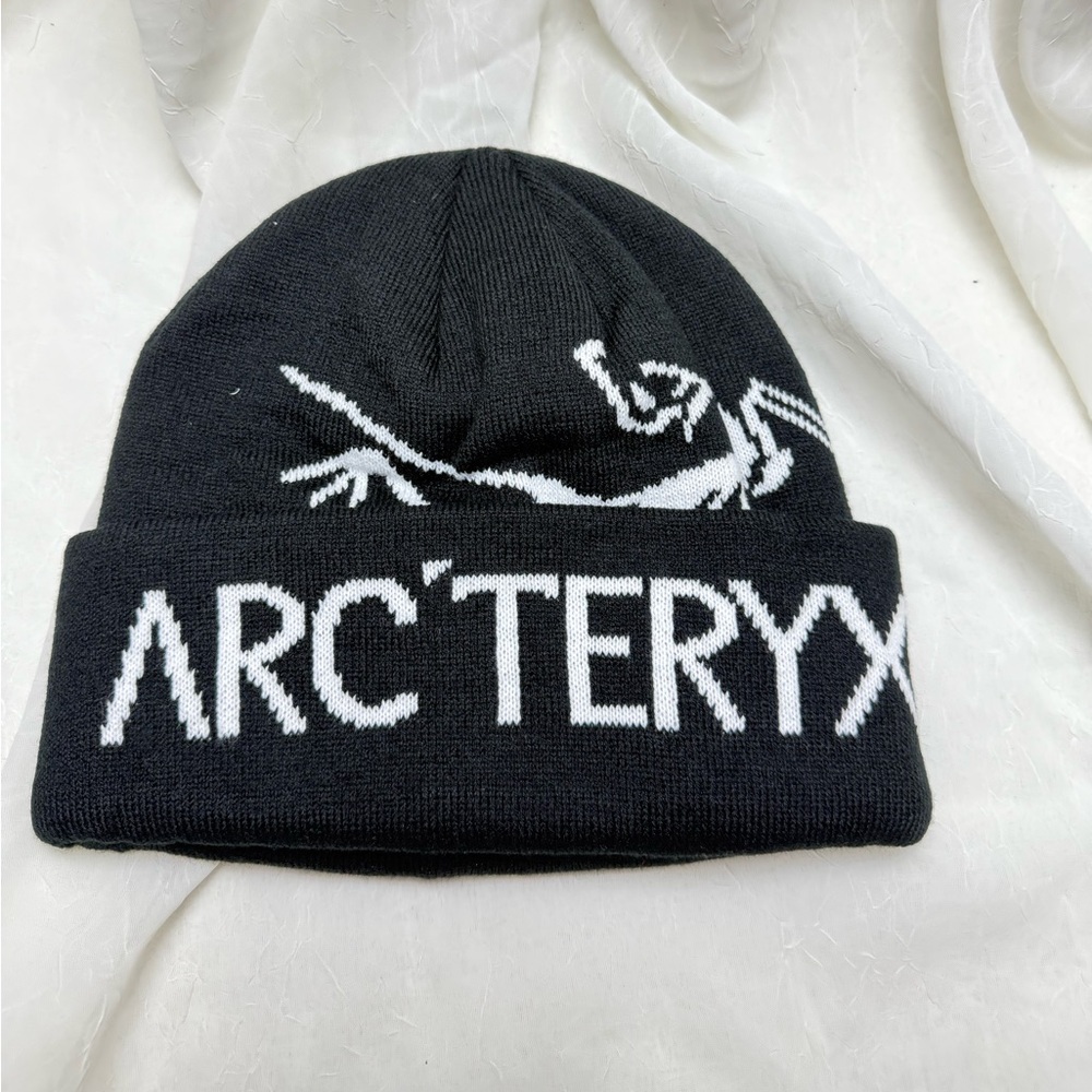 Arc'teryx Dark Knit Hat